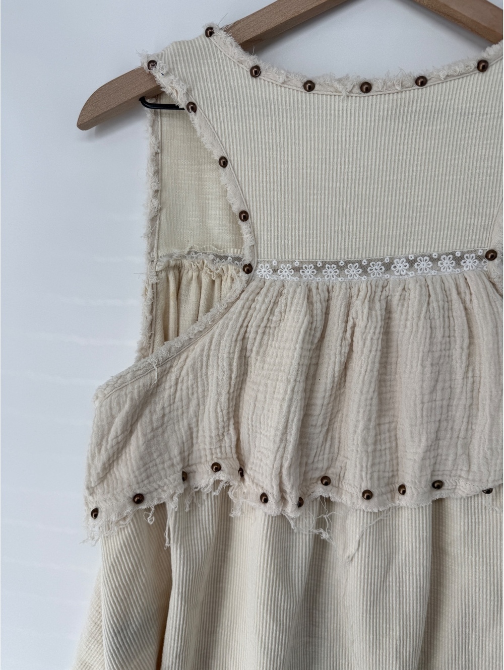 POL Boho Babydoll Tank Top Small Cream Gauze Ribbed Studded Cottagecore - Picture 4 of 5